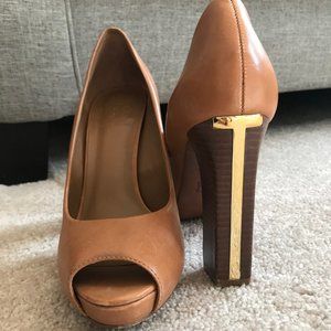 Authentic Tory Burch Chunky Heel w/ iconic "T"